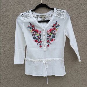 Vintage America White Embroidered V-Neck Tunic with Lace